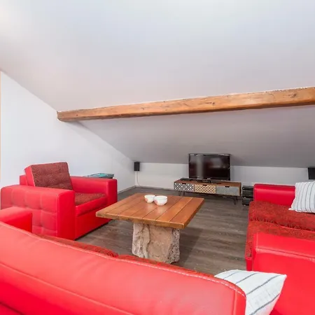 Апартаменти Maria Lussi Пула