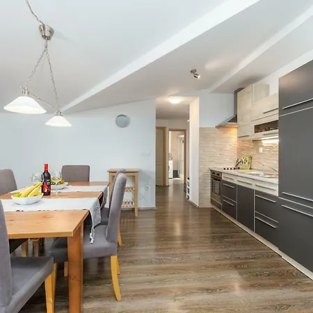 Apartman Maria Lussi *